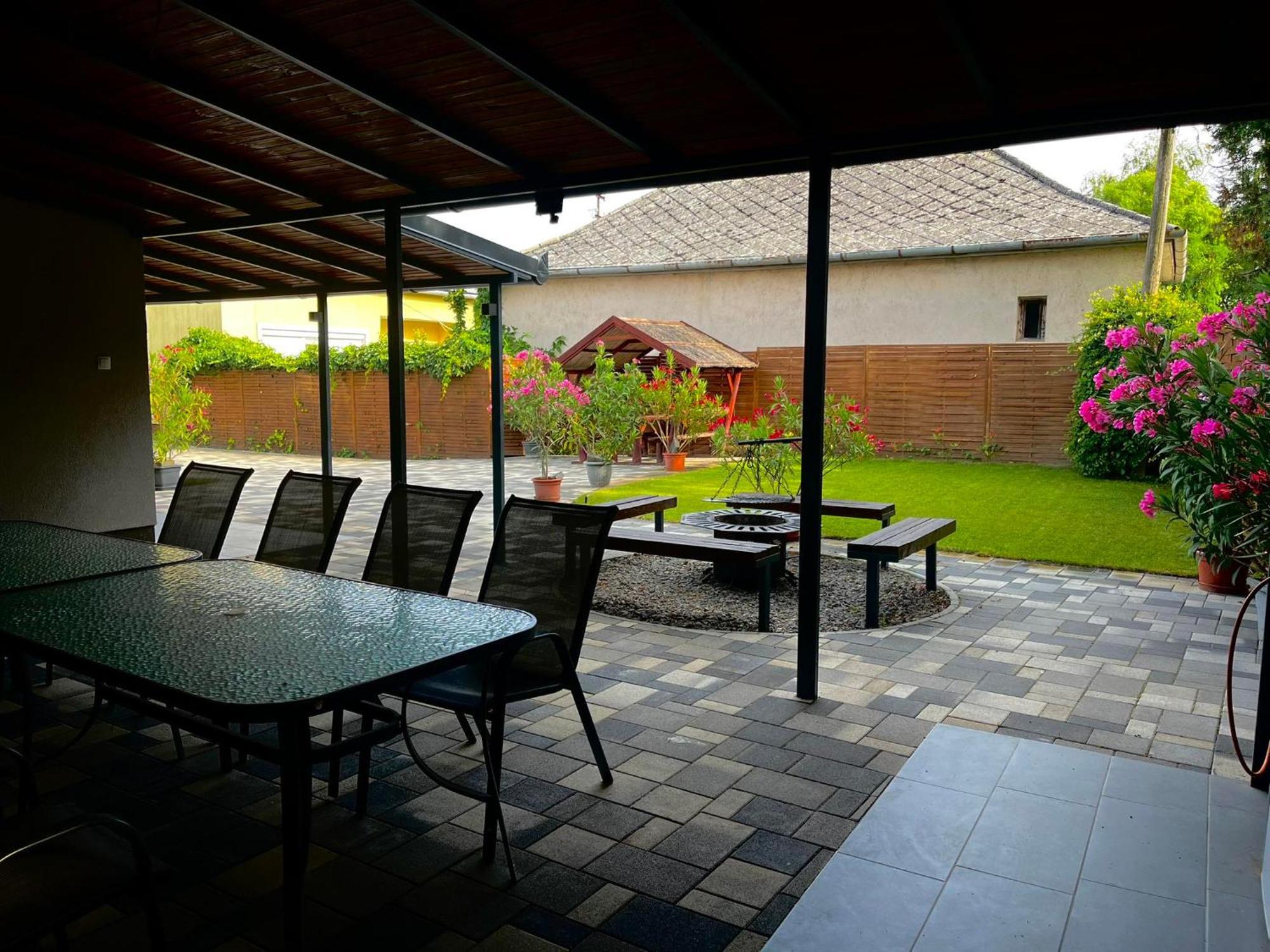 Tahiti Garden Apartman Hajdúszoboszló Eksteriør billede